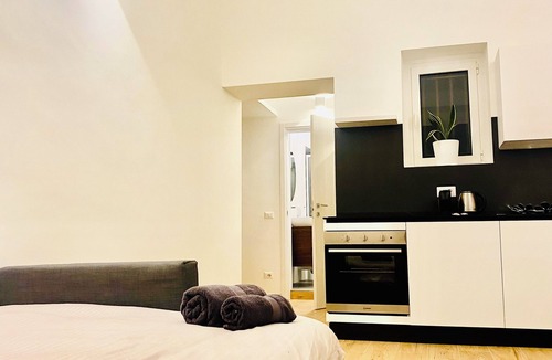 Loreto Apartment | Elegant Central Suite 1930