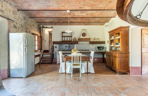 Gallina Villa | Elegant farmhouse, with private pool, table tennis & ping pong in Val D'orcia,