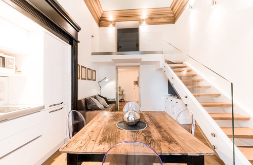 Prati Apartment | Elegant, High Ceiling, Central, at walking distance from everything