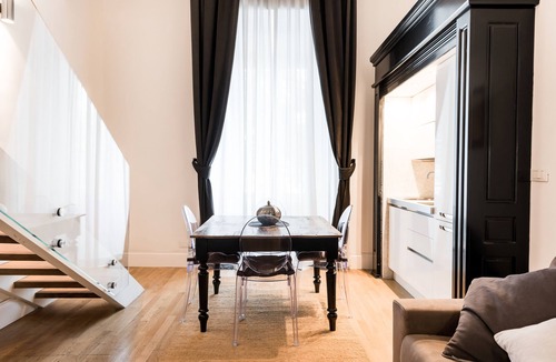 Prati Apartment | Elegant, High Ceiling, Central, at walking distance from everything