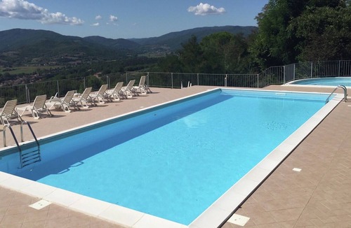 Citerna House | Elegant holiday home in a Citerna with swimming pool