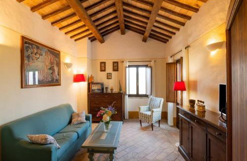 Monte San Martino Apartment | Elegant Stone House w Pool
