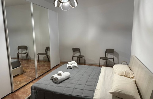 Municipio 2 Apartment | elegante appartamento guest house a Poggiofranco Bari con balconi e parcon