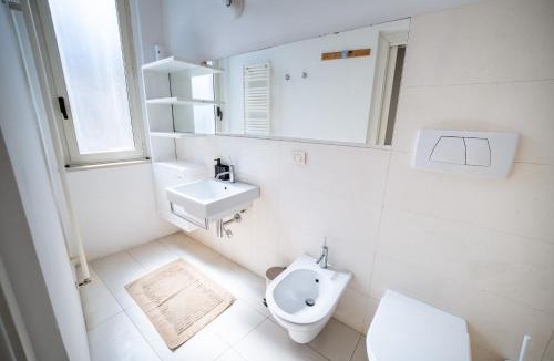 Pescara Apartment | Elegante appartamento vista mare con 4 camere, balconi e ascensore Centro Pescara