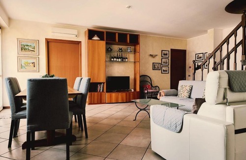 Nerviano Apartment | Elegante Attico vicino Rho Fiera con Garage