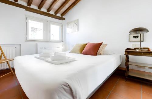 Repubblica Apartment | Elegantis Monti Penthouse With Private Terrace
