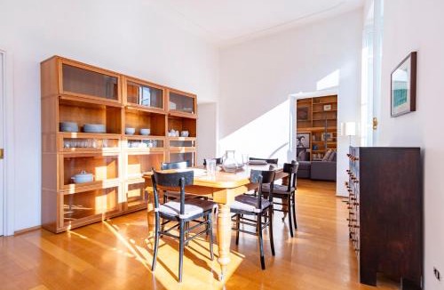 Trastevere Apartment | Elegantis Ten windows on Trastevere