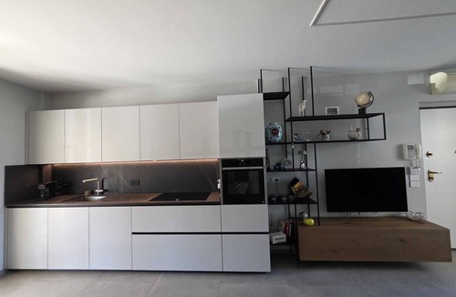 Lido di Fermo Apartment | Elegantly renovated beachfront apartment with a courtyard and parking space