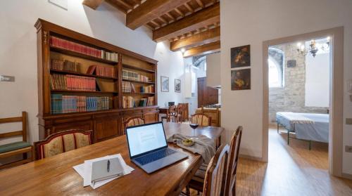 Gubbio Apartment | Elena Historic House