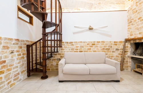 Giovinazzo House | Elisa - A 500 year old tower
