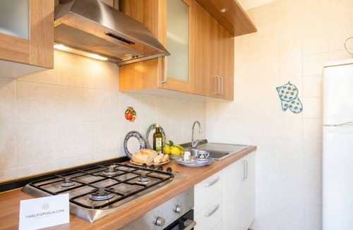 Palese Apartment | Elisa - Beach House with 3 Bedrooms and Private Garden