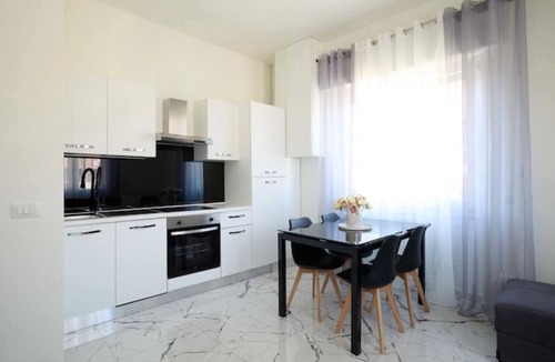 Arona House | Elmi 2 Elegant Suite with Balcony, Wi-Fi, and Free Parking