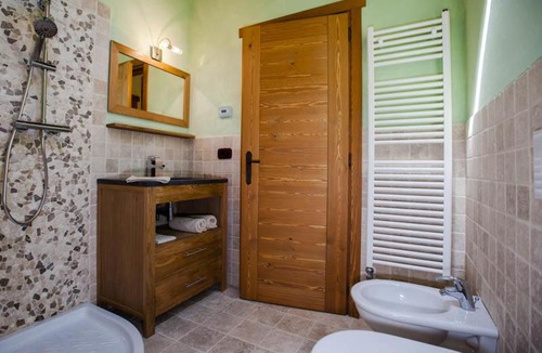 La Salle Apartment | Emilio Apartments