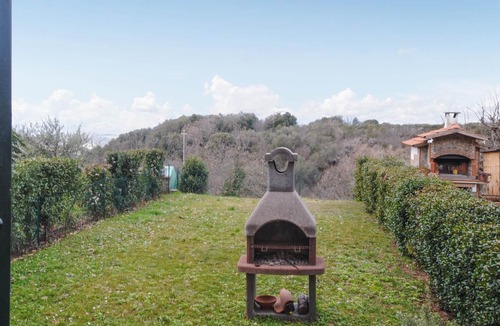 Montalcino Apartment | Enjoy a relaxing vacation with good excursion possibilities in this beautiful vacation apartment.