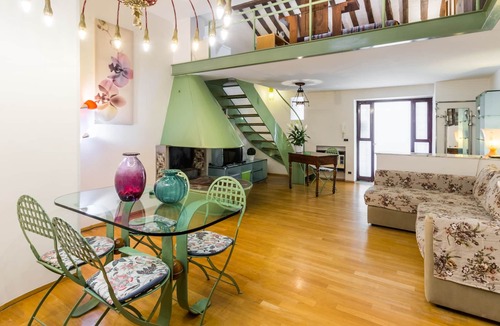 Trastevere Apartment | Enjoy your stay - Trastevere Rome Apartment with courtyard