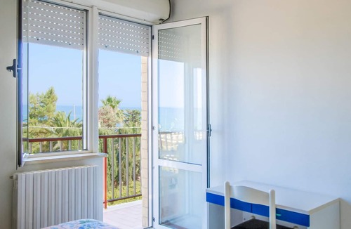 Campofilone Apartment | Enjoy your vacation on the beach of Tre Camini and explore the surroundings.