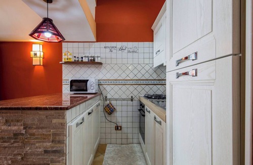 Salerno Apartment | Escape Esclusivo a Salerno,Villa Samurai con Terrazza Vista Golfo e Relax Totale
