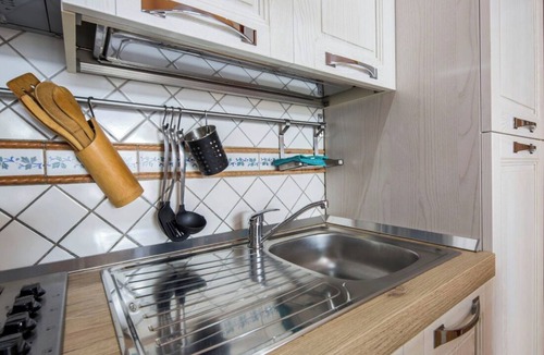 Salerno Apartment | Escape Esclusivo a Salerno,Villa Samurai con Terrazza Vista Golfo e Relax Totale
