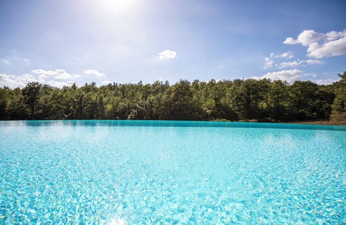 Vagli Villa | Estate in the heart of Umbria. Villa with 6 rooms, infinity pool and SPA