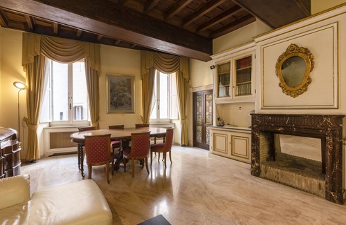 Rione V Ponte Apartment | Exclusive 150 SQM Piazza Navona