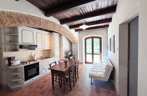 Poreta House | EXCLUSIVE POOL-OPEN ALL YEAR/SPOLETO BIOFARM-SLPS 8/WALK TO SHOPS-BAR ETC