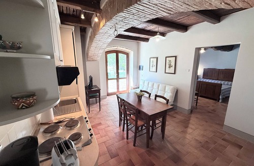 Poreta House | EXCLUSIVE POOL-OPEN ALL YEAR/SPOLETO BIOFARM-SLPS 8/WALK TO SHOPS-BAR ETC
