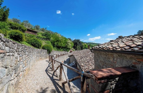 Loro Ciuffenna Apartment | Exclusive Resort & Waterfall - A19