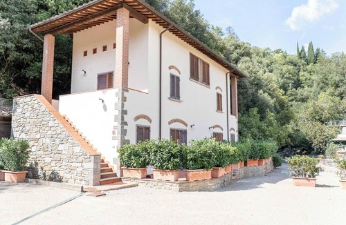 Loro Ciuffenna Apartment | Exclusive Resort & Waterfall - A19