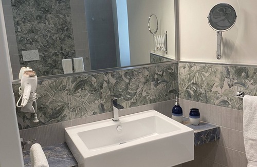 Giovinazzo Bed & Breakfast | Exclusive room "Tramontana room" - A stone's throw from the sea