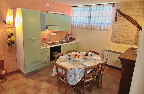 Furlo House | Family Cottage in Cagli with Pool