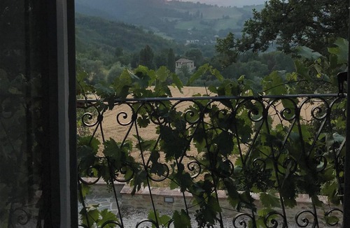 Pergola House | Family holiday home with great view, heated pool and pizza oven