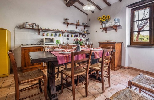 Arcidosso House | Farmhouse "Girasole" with Shared Pool, Private Garden & Wi-Fi
