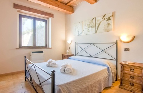 Apecchio House | Farmhouse in Apecchio with Panoramic Views