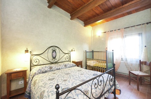 Apecchio House | Farmhouse in Apecchio with Mountain Views