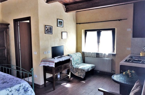 Apecchio House | Farmhouse in Apecchio with Pool & Spa