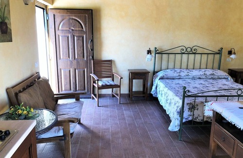 Apecchio House | Farmhouse in Apecchio with Pool & Spa