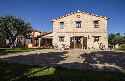 Montecarotto Apartment | Farmhouse in Marche with Pool & Verdicchio Wines