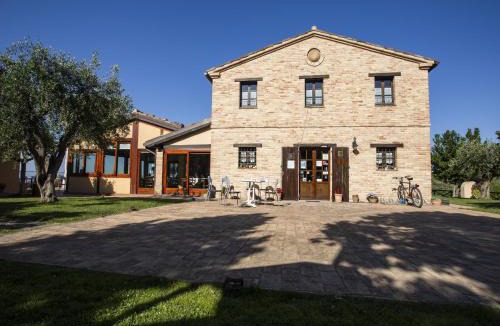 Montecarotto Apartment | Farmhouse in Marche with Pool & Verdicchio Wines