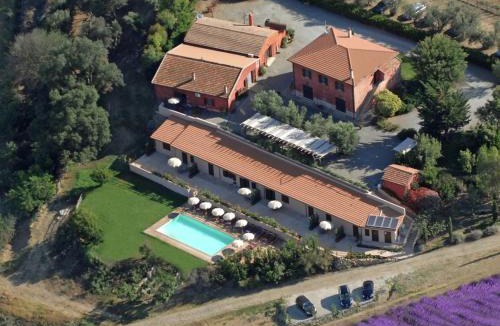 Montalto di Castro House | Farmhouse in Montalto near Sandy Beach