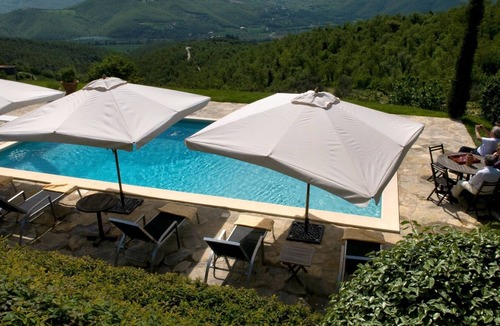 Bivio Lugnano Villa | Farmhouse Fonte Vecchia - Sleeps 8 with breathtaking views & Private Pool