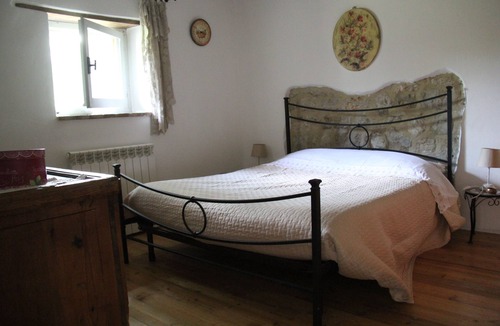 Mengara House | FARMHOUSE MONTESALCE-WHITE APARTMENT