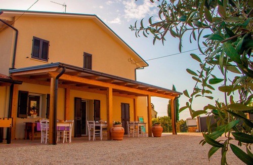 Fermo House | Farmhouse Tent in Fermo near Adriatic Sea