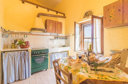 Viterbo Apartment | Farmhouse Tenuta Serpepe - Girasole