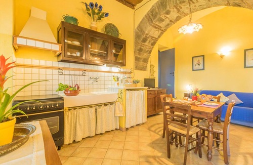 Viterbo Apartment | Farmhouse Tenuta Serpepe - Cornflower Grande