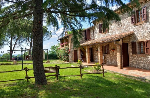 Massa Martana Villa | FARMHOUSE VILLA VÉPRES