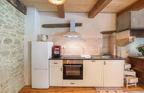 Pieve di Chio House | Farmhouse with mountain views hot tub