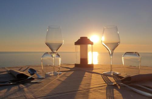 Isola del Giglio Resort | Faro di Punta Fenaio - Caletta Privata
