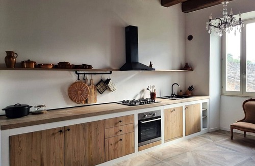 Venarotta House | Fiori e Terra, two independent apartments rented together as a vacation home with a private pool in Le Marche, Italy!