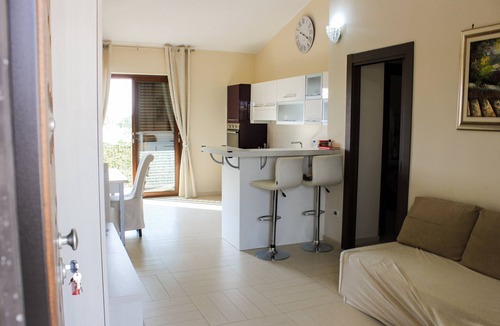 Marina di Montenero Apartment | First floor apartment with private pool near beach