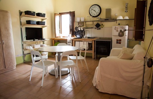 Fossombrone House | Flat for 4 Persons with pool
